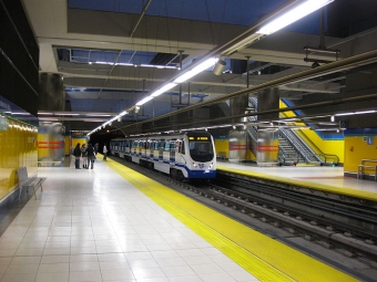 Sammanlagt 13 tåg i Madrids tunnelbana försenades 25 april efter att sabotörer dragit i handbromsen, när de var stillastående.