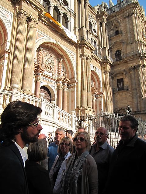Málagas katedral kallas populärt för "La Manquita" (Den enarmade).