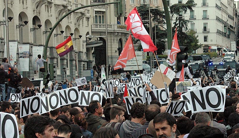 Sydkusten var på plats när tusentals personer demonstrerade 25 september nära parlamentet Congreso de los Diputados i Madrid, med krav om regeringens avgång.