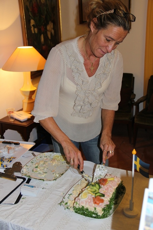 Maria von Gerber från Restaurang Bistro Sardin i Marbella serverade smörgåstårta.