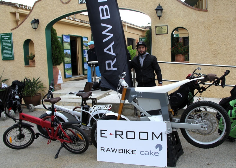 E-room ställde ut elmotorcykeln CAKE och elcyklarna av märket Rawbike, som även kunde provåkas.