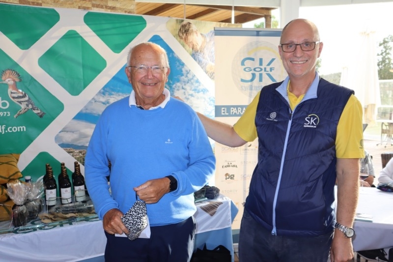 Kenneth Lundqvist kom närmast flaggan på hål sju och vann en golflektion på Peter Gustafsson Golf Academy.