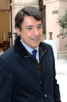 Ignacio Gónzalez delar sin företrädare Esperanza Aguirres politiska övertygelse.