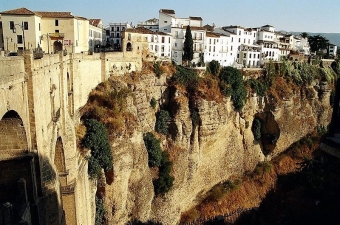 Den förolyckade 37-åringen var från Marbella och ingick i en grupp på åtta personer som klättrade vid ravinen i Ronda.