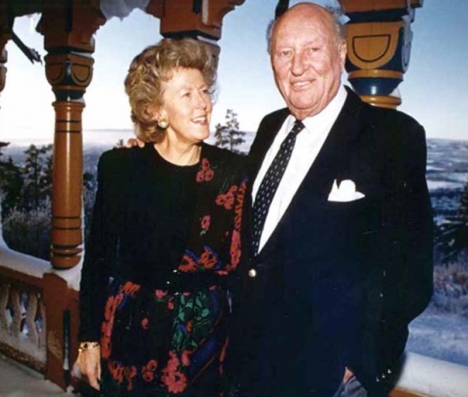 Prins Carl och hans norska hustru Kristine har levt 41 lyckliga år i Spanien. Fotot är taget i samband med Prins Carls 80-årsdag, 10 januari 1991.