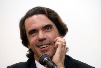 Tidigare regeringschefen José María Aznar har inte mycket till övers för sin efterträdare.