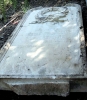 Silfversparres grav har vält och skadats. Foto: Barbro Sändh