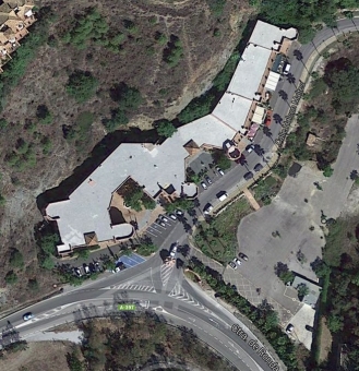 Dödsskjutningen inträffade på en terrass vid köpcentret i Monte Halcones (Benahavís). Foto: Google Maps
