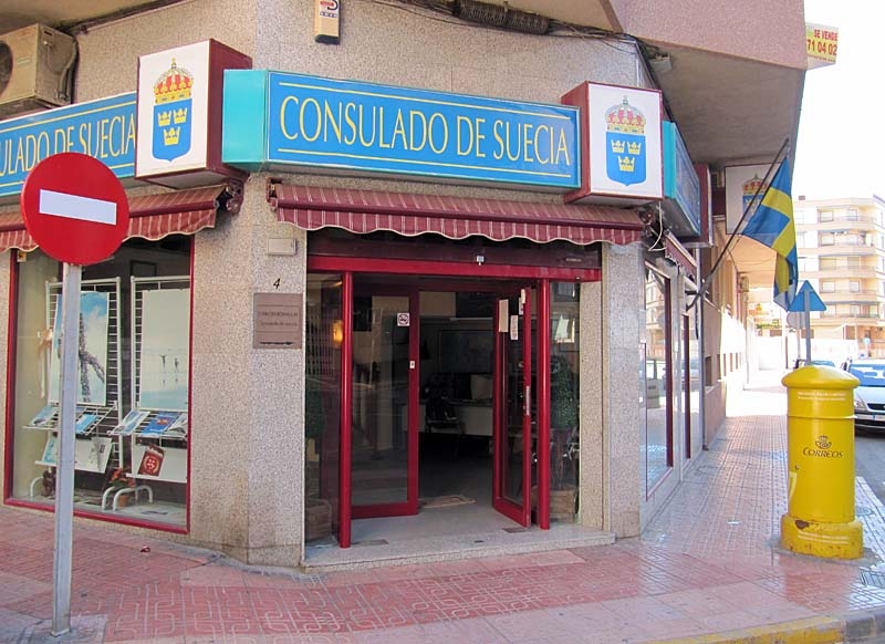 Flest Spaniensvenskar röstade i konsulatet i Torrevieja. Hur många som valde att lägga en brevröst i gul låda som den till höger i bilden framgår inte av ambassadens siffror.