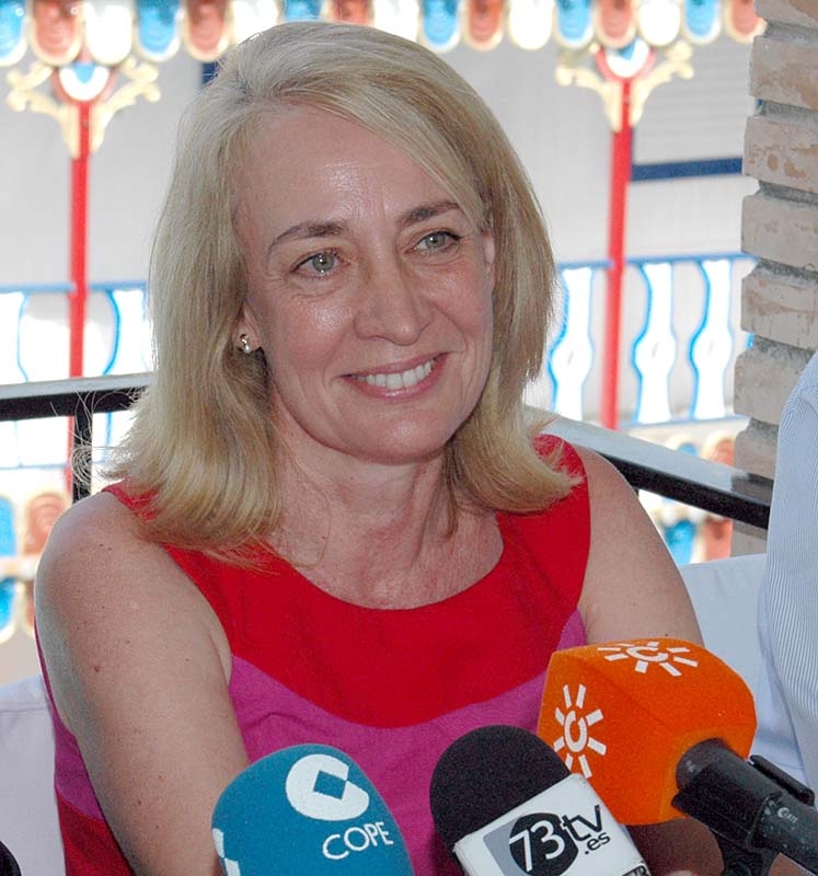 Borgmästaren i Benalmádena Paloma García Gálvez väljer att fortsätta styra i minoritet.
