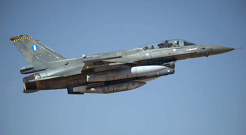 Förutom de två grekiska flygkaptenerna i det havererade F-16-planet omkom elva franska officerare vid olyckan 26 januari.
