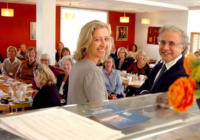 Oti García Díaz-Ambrona och José Luís Hernández från Marbellas utlänningsavdelning informerade 26 februari SWEA Marbella om kommunala frågor.