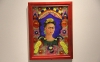I avdelningen självporträtt finns bland annat den mexikanska konstnären Frida Kahlo representerad.