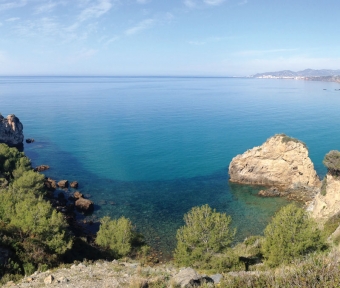 Klippkusten vid Maro–Cerro Gordo är ett naturskyddat område med fantastiska badvikar och underbar utsikt mot bland annat Nerja.