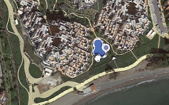 Anläggningen Bahía de la Plata ligger öster om Estepona. Foto: Google Maps