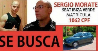 Den misstänkte mördaren efterlystes och förmodades ha flytt i en grön Seat Ibiza.