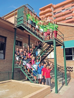 Svenska skolan i Fuengirola har nyanstält sju personer till läsåret och har flera elever på väntelista.