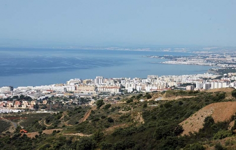 Enligt kommunledning i Marbella kommer nära hälften av fastighetsägarna att få sänkt eller åtminstone oförändrad skatt nästa år, trots taxeringshöjningar.