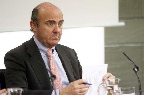 Finansministern Luis de Guindos vidhåller att Spanien kommer att respektera budgettaket, något som inte skett de föregående åren. Foto: La Moncloa Gobierno de España