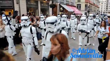 Star Wars-paraden lockade stor publik.