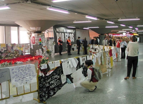 Attentaten i Paris i fredags överträffas endast i Europa i antal offer av sprängdåden vid Atocha i Madrid, 11 mars 2004.