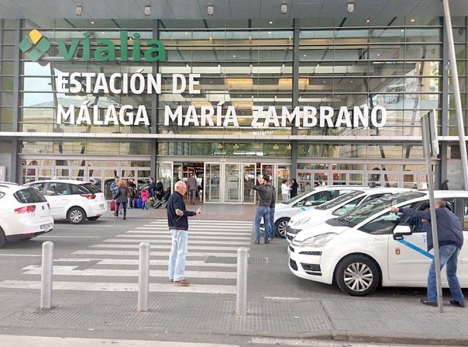 Fyra ungdomar har gripits i Estepona och polisen utreder ett annat falskt rykte om en påstådd jihadist som skulle ha stoppats när han skulle ha försökt utföra ett attentat vid Málagas tågstation.