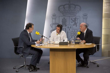Mariano Rajoy kommer att ha ställt upp i fler fotbollsprogram än tv-debatter inför riksvalet 20 december. Foto: La Moncloa Gobierno de España
