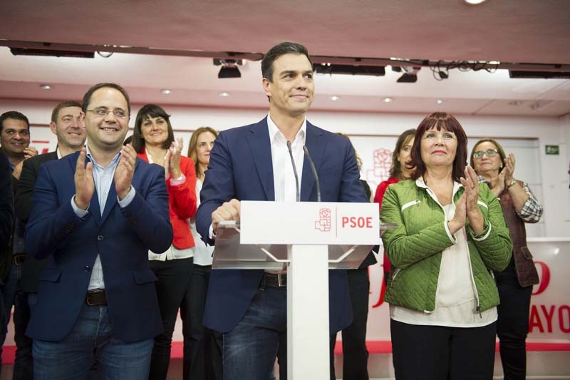 Socialistledaren Pedro Sánchez överraskade med att omgående dagen efter valet annonsera att han ställer upp för omval som partiets generalsekretare. Foto: PSOE