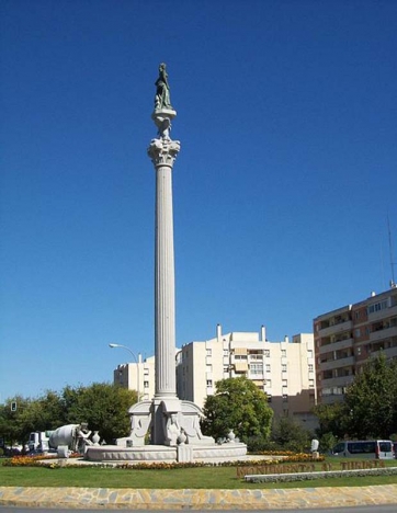 Hyllningsmonumentet till turisten i Torremolinos är en gåva av den korruptionsdömde företagaren 