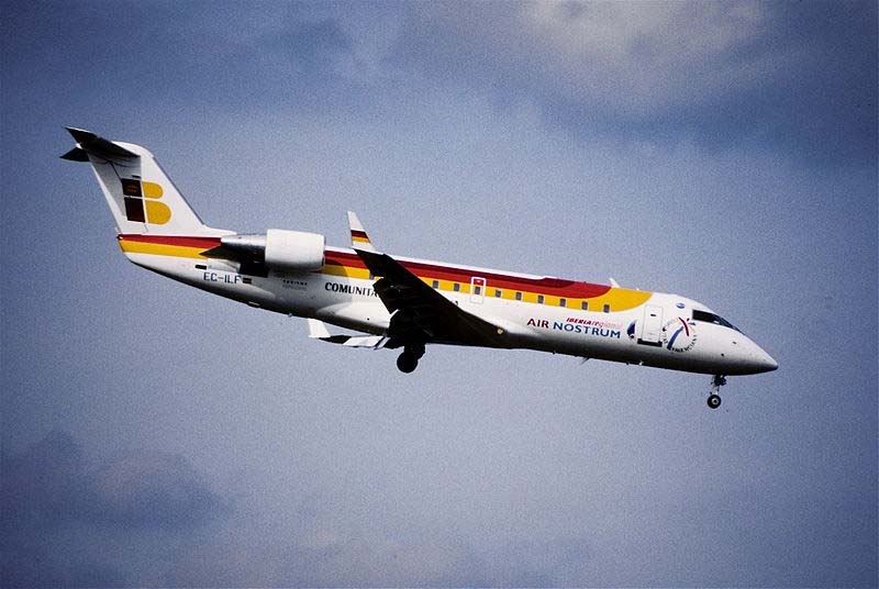 Det förolyckade planet är av modellen Canadair CRJ 200, som även används av spanska Iberia.