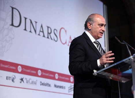 Inrikesministern Jorge Fernández Díaz har uttalat sig med förfäran både om den senaste 