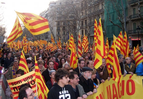 En möjlig katalansk utbrytning eller bristen på regering oroar inte gemene spanjor i nämnvärd utsträckning.