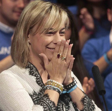 Sonia Castedos nära band med företagaren Enrique Ortiz kostade henne borgmästarposten i Alicante.