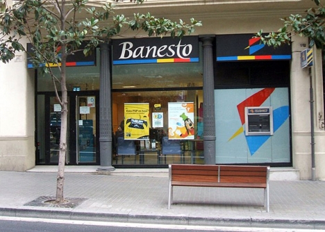 Mario Conde dömdes för förskingring som direktör för tidigare banken Banesto.