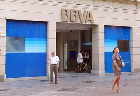 Storbanken BBVA stäms av en tidigare anställd på 140 miljoner euro.