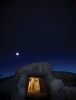 Dolmen de Menga är den äldsta av de tre fornlämningarna och har unika särdrag, som dess mittkolumner, en brunn samt orientering mot bergsmassivet El Torcal. Foto: Javier Pérez González