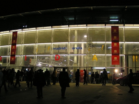 Åtta av de sammanlagt 15 åtalade för tragedin vid Madrid Arena har friats av provinsdomstolen.