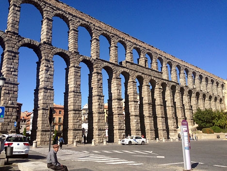 Spaniens mest kända akvedukt, i Segovia, har visat sig vara några år yngre än vad som hittills angivits.