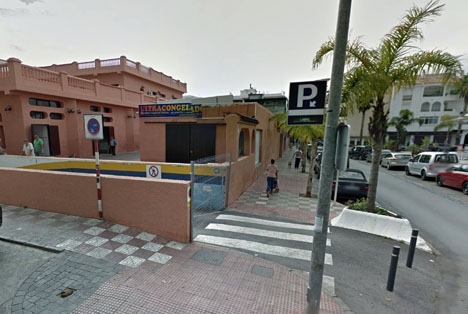 Almuñécar kommun tar tillbaka parkeringen vid saluhallen, efter att denna varit stängd sedan 2012. Foto: Google Maps