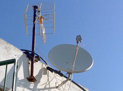 Kabel-tv bolagen har en stor målgrupp på Costa del Sol, inte minst i den brittiska kolonin.