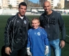 En ännu yngre Daniel Strindholm med två av Málagas målvaktsstjärnor Koke Contreras och Willy Caballero. Foto: Privat