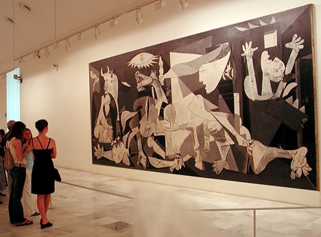 Picassos berömda tavla kunde inte hemförlovas förrän flera år efter diktatorn Francos död och hänger i dag i Centro Reina Sofía, i Madrid.