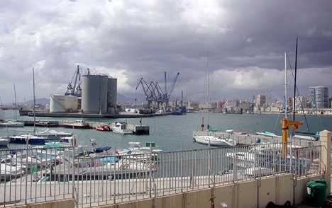 Det är andra gången på två år som Melillafärjan slår emot piren i Málaga.