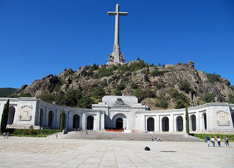 Nära 40 år efter diktatorn Francos död är hans viloplats Valle de los Caídos fortfarande föremål för kontrovers.