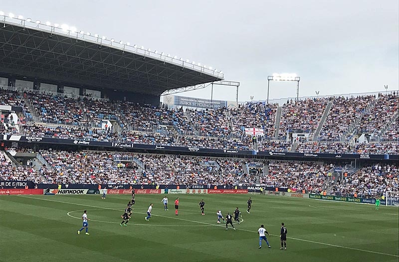 Real Madrid säkrade ligatiteln i ett fullsatt Rosaledastadion i Málaga. Foto: Andreas Strindholm