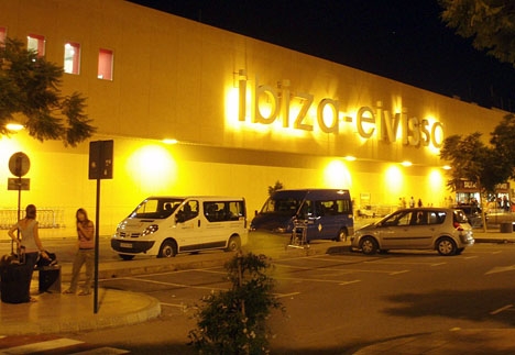 Sopstrejken startade 16 maj, på grund av att personalen på Ibizas flygplats ej fått sina löner på tre månader. Foto: Alex Harries/Wikimedia Commons