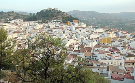 Monda ligger mellan Marbella och Coín.