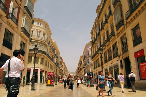 Málaga stad är en av de kommuner som vill få slut på utsvängningarna vid svensexor och möhippor.