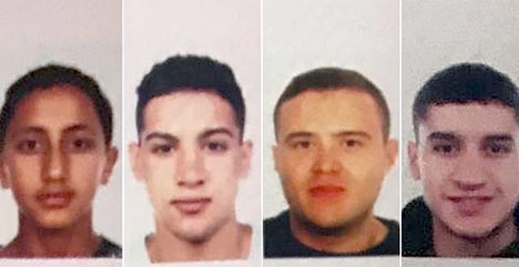 Policía Nacional har offentliggjort bilderna på de fyra ungdomar som jagas.