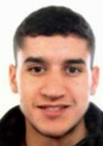 Younes Abouyaqoub är 22 år och tros ha varit den som rammade mer än hundra personer med en skåpbil längs Las Ramblas 17 augusti. Hans bror sköts ihjäl i Cambrils, natten till 18 augusti. Foto: Policía Nacional
